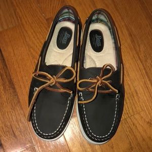 Bass 7.5 boat shoes